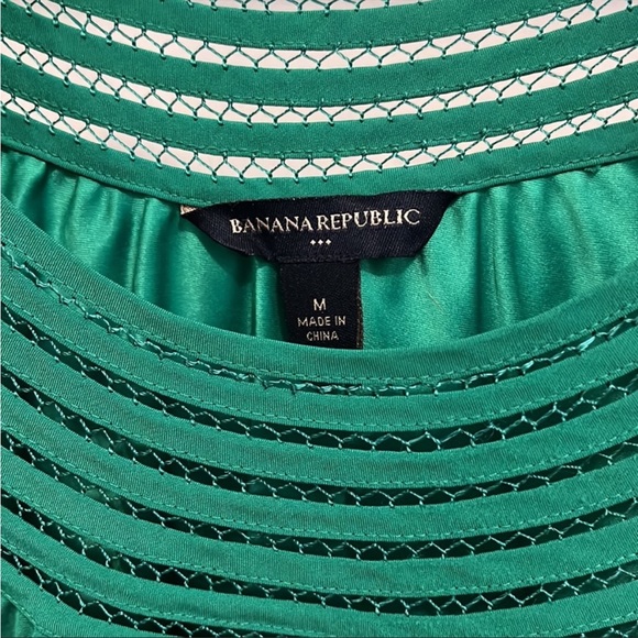 Banana Republic Sleeveless Green Blouse - Picture 2 of 4